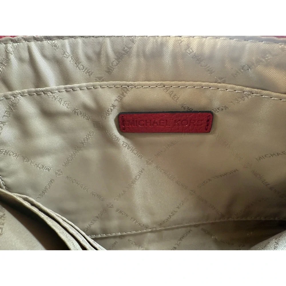 Michael Kors Jet Set Large Women Leather Top Zip Clutch Wristlet Wallet in‎ Red